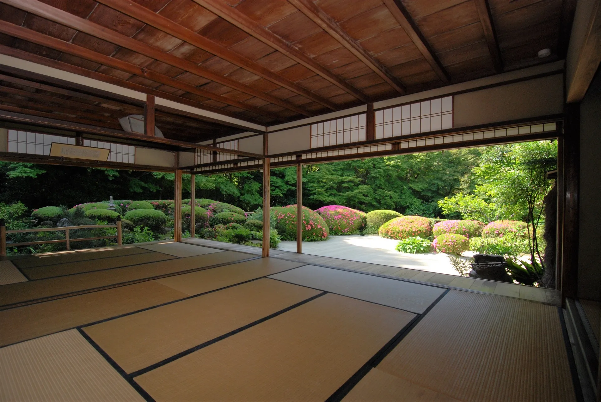 Shisen-dō, opened early for you